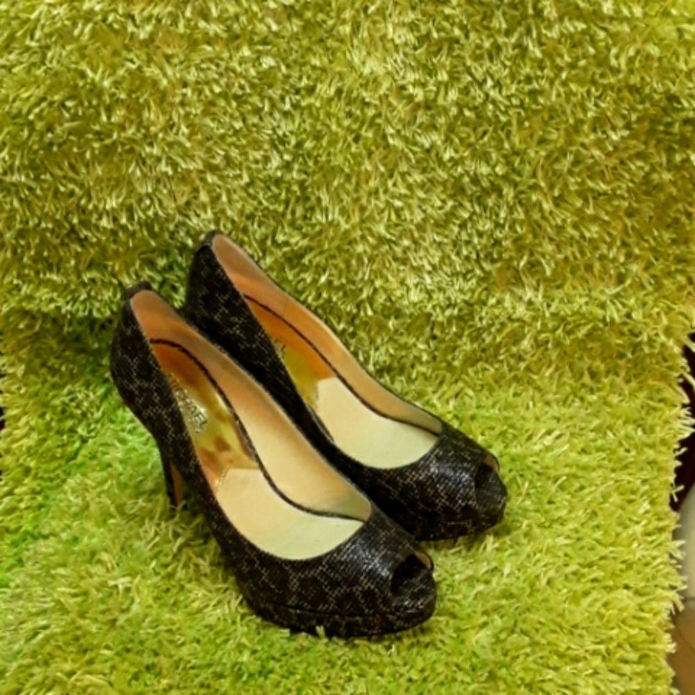 Michael kors leppard print stilettos